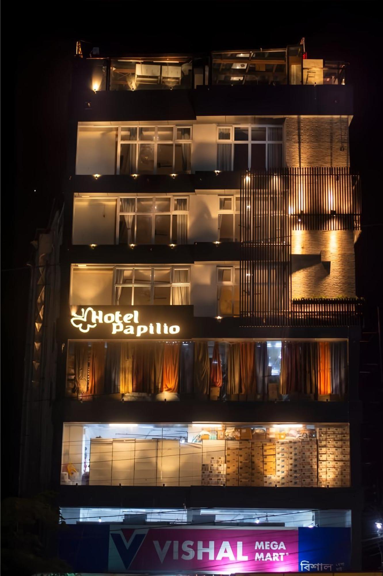Hotel Papilio Māldah Exterior photo